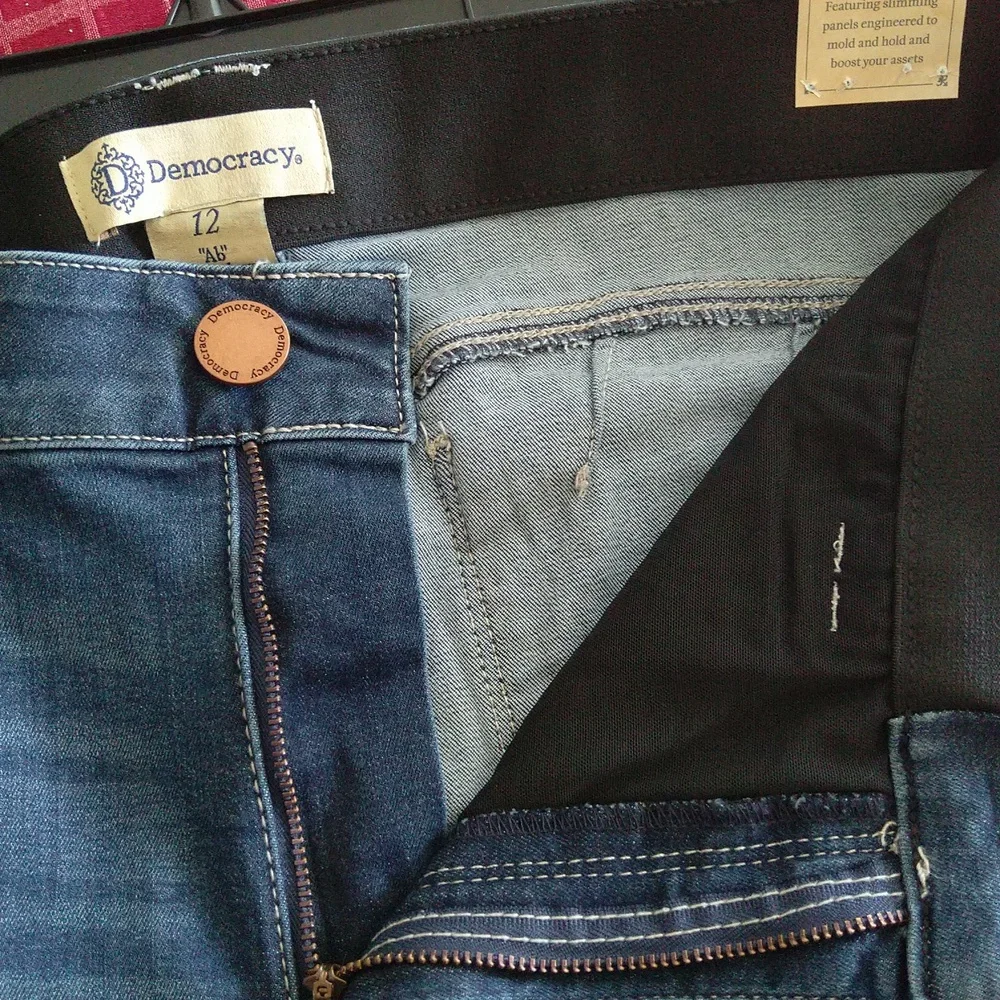 Nwt Democracy Women's Itty Bitty Boot cut Flare Absolution Denim Jeans Sz 12 - Picture 11 of 11